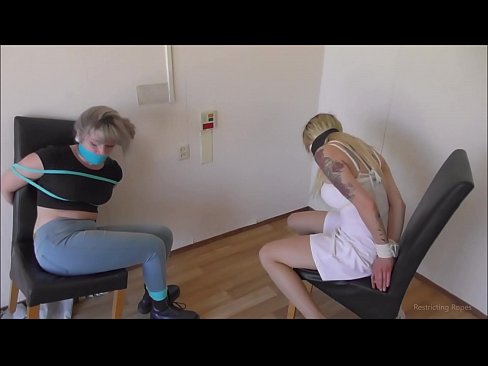 ❤️ Süchtig / gefesselt und geknebelt / Jungfrau in Nöten ️ Hard porn bei uns de.naughtyhentai.ru ❌️❤